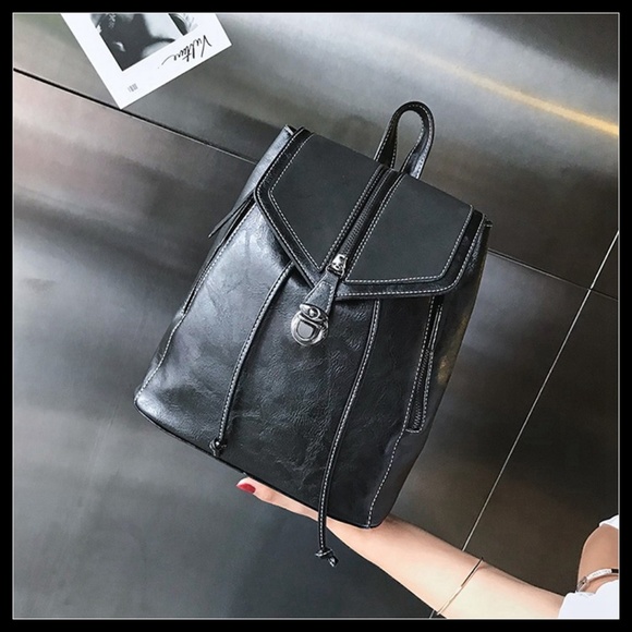 NEW CAMBRIDGE Bucket Backpack - Picture 2 of 8